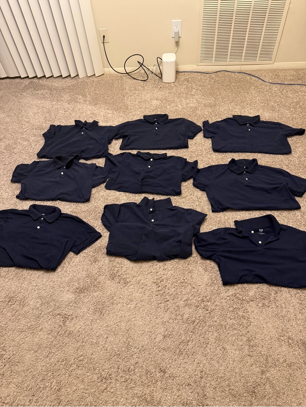 Men’s Mediun Gap Polo Navy Blue (9) Selling separately